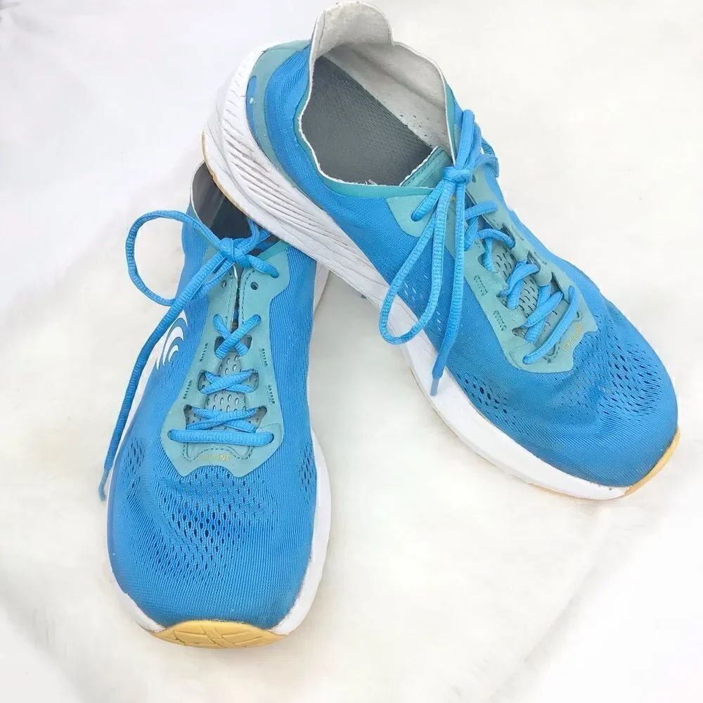 Topo Cyclone Sky /Gold Athletic Running Shoes
